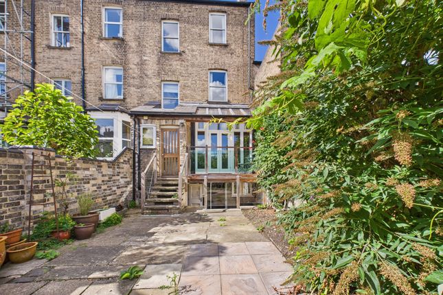 Cam02545G0-Pr0486-Still031