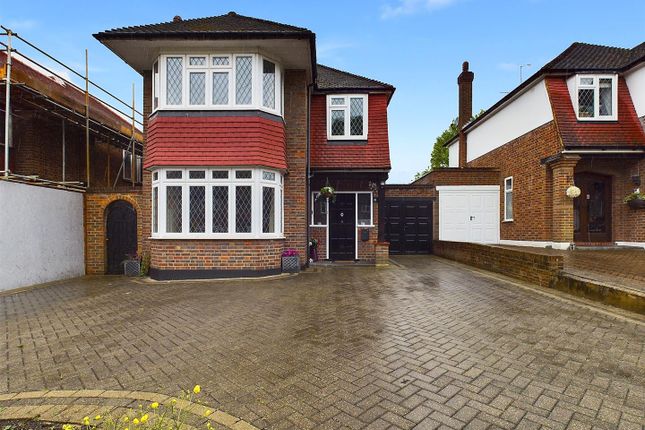 Detached house to rent in Moss Close, Pinner