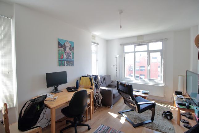 Thumbnail Flat to rent in Brixton Hill, London