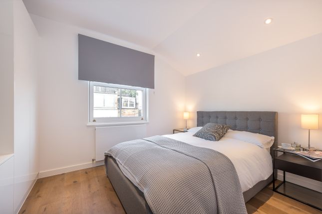 Flat to rent in Whittingstall Road, Parsons Green