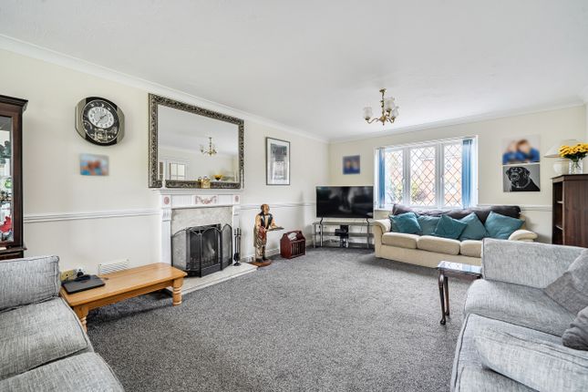 8, Wilmot Close, Bracknell photo 2