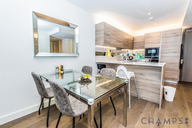 Flat 803, Deveraux House, London photo 2