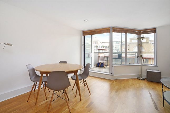 Flat 35,, Admirals Court, London photo 4
