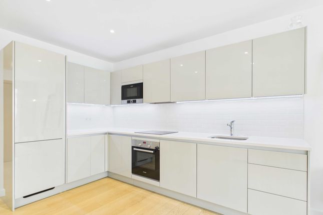 904 Baldwin Point, 6, Sayer Street, London photo 3