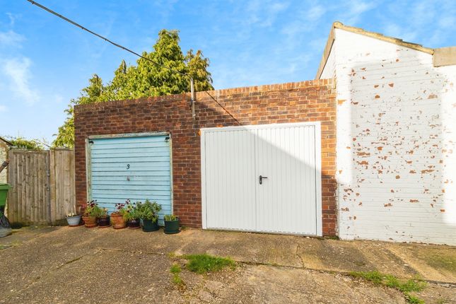 Property for sale in Blenheim Close, Cheddington, Leighton Buzzard