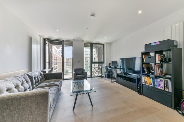 Thumbnail Flat for sale in Cutter House, Royal Wharf, London