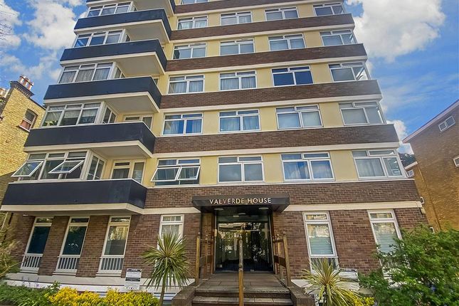 Flat for sale in Eaton Gardens, Hove, East Sussex