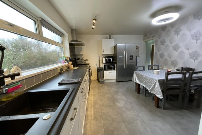 149, Heol Y Gors, Ammanford photo 3