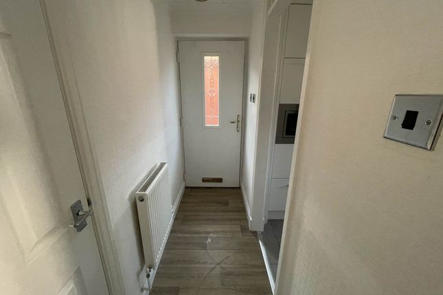 57, Birchwood, Oldham photo 5