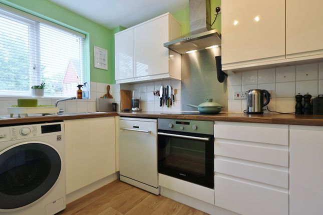 38, Redoubt Close, Hitchin photo 3