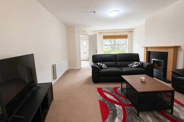 8, Railway Cottages, Lambeg photo 2