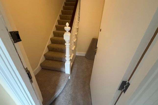 86b, Inderwick Road, London photo 3