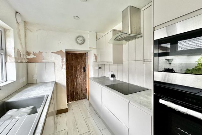 9, Troon Row, Breage photo 3