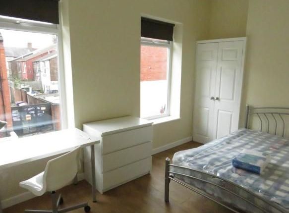 Bed 1, 28 Mallow Road, Liverpool photo 2