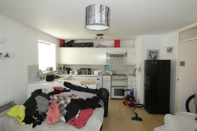 Flat C, 28, Harvey Crescent, Port Talbot photo 3