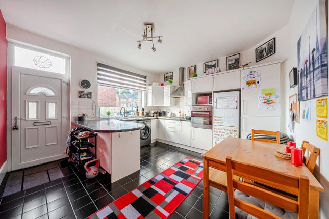34, Yewdall Road, West Yorkshire photo 4