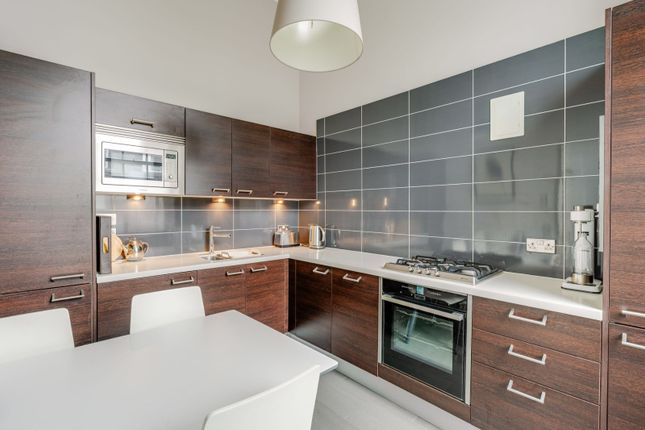 Flat 2, 18, Albany Street, Edinburgh photo 4