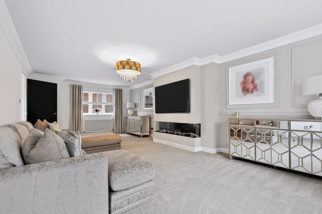 12, Arnton Grove, Chapelhall photo 4