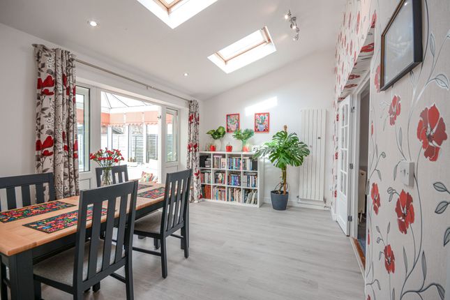 39 Woodlands Grove, York photo 3