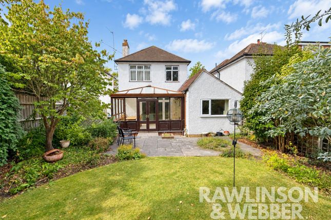 86, Merton Way, West Molesey photo 2