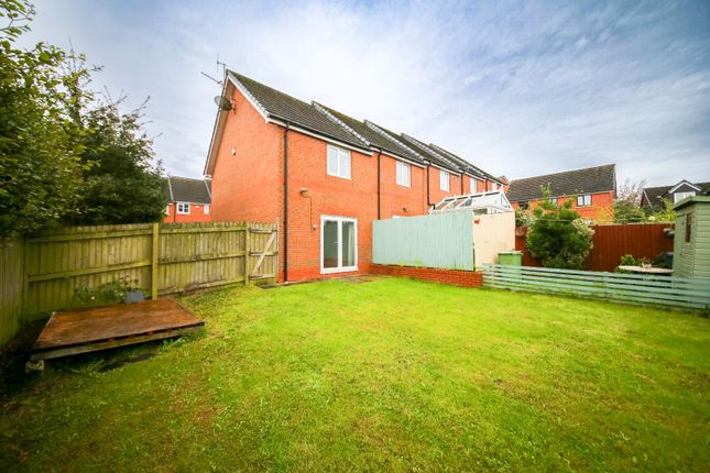 Town house for sale in Hartley Green Gardens, Billinge, Wigan, Lancashire