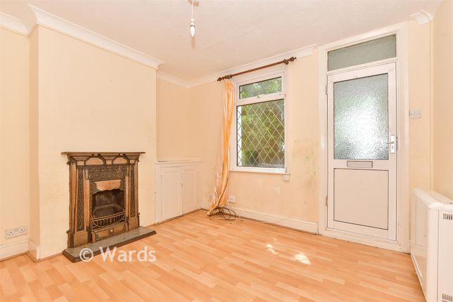 16, Whitfeld Road, Ashford photo 3
