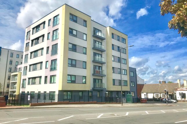 Thumbnail Flat to rent in Stoke Road, Slough