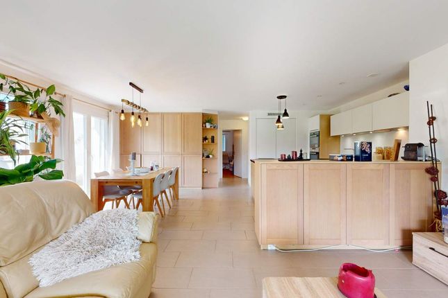 Thumbnail Apartment for sale in Sugiez, Canton De Fribourg, Switzerland