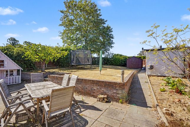 6 Paddocks Drive, Newmarket photo 4