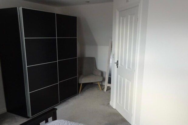 Room to rent in 12 Meadow Way, Mansfield