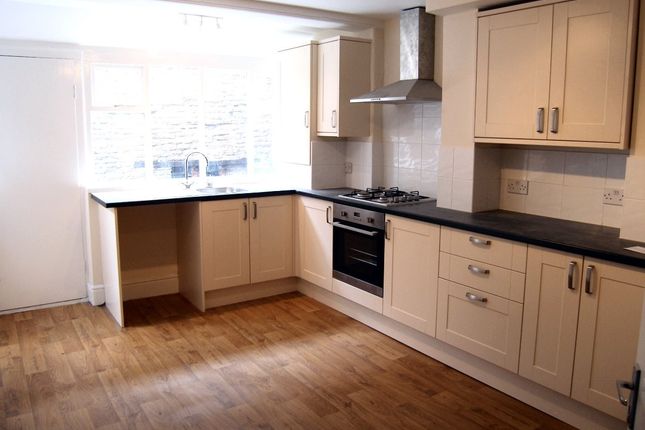 Terraced house to rent in Churchside, Macclesfield