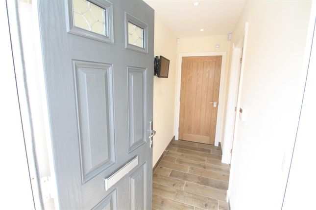 Pavilion Drive, Leigh-On-Sea photo 2