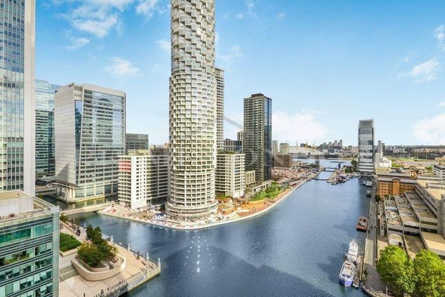 Flat for sale in South Quay Plaza, Canary Wharf, London