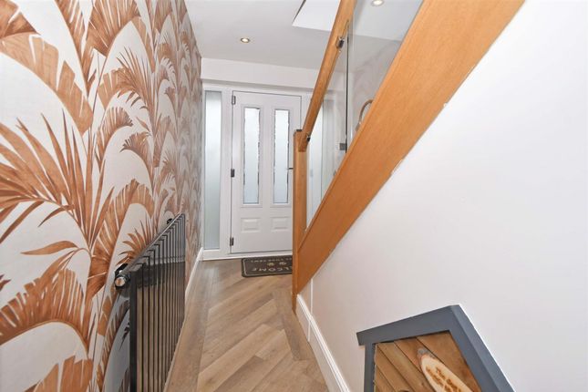 5 Petworth Close, Crewe photo 2