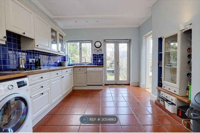 Harrogate Road, Caversham, Reading photo 5