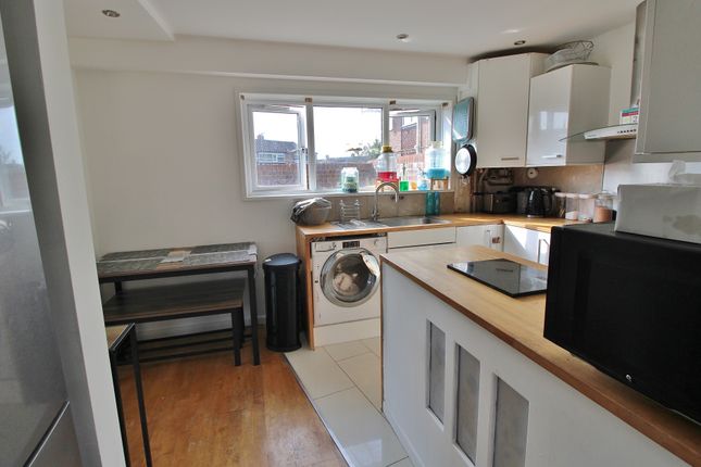 Flat 4 Hillson House, Nashe Way, Fareham photo 4