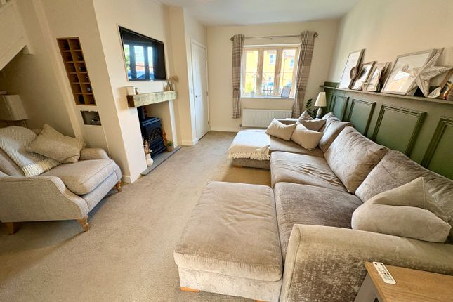4, Dale Close, Lutterworth photo 2
