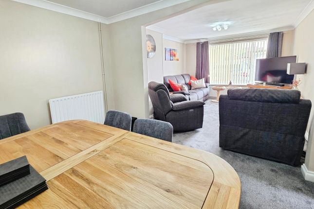 14, Durham Avenue, Sleaford photo 4