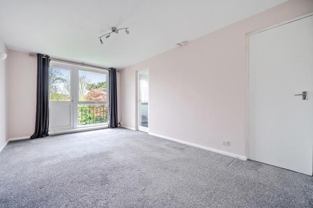 24, Alpha House Flats, Reading photo 2