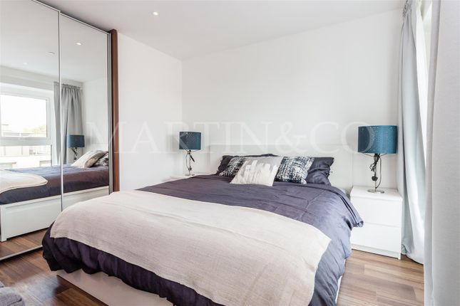 Flat for sale in Vista House, London