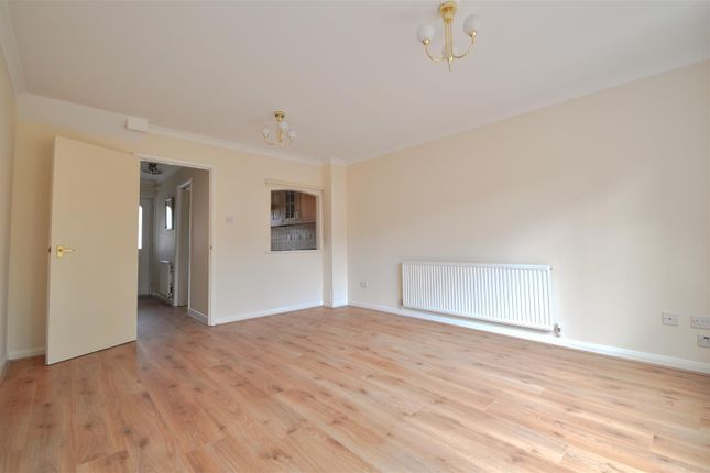 125, Cheylesmore Drive, Camberley photo 3