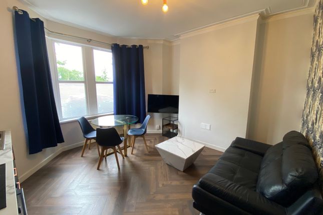 32, Taff Embankment, Cardiff photo 3