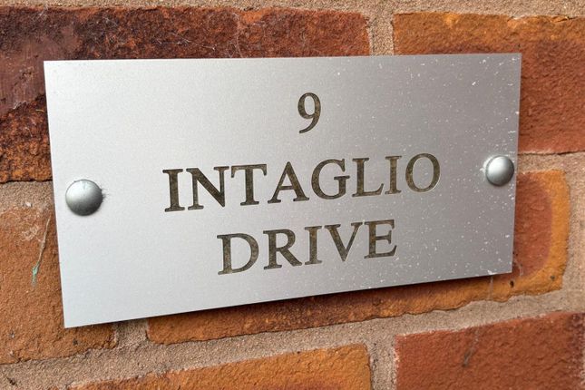Photo Door Sign Intaglio Drive.Jpg