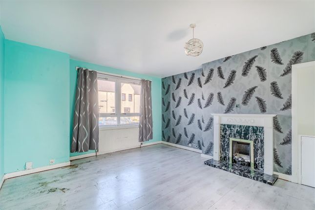 34, Broomyknowe Drive, Livingston photo 3