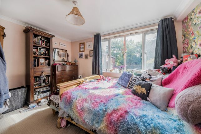 Flat 1, Brook View, 16, Harmer Close, Somerset photo 4