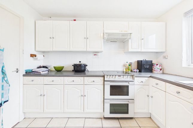 27, Highfield, Crediton photo 4