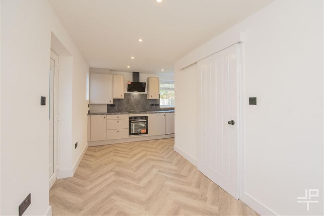 15, Cherry Tree Road, Warrington photo 3