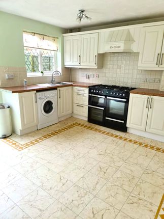 32, Roundel Drive, LEIGHTON BUZZARD photo 5