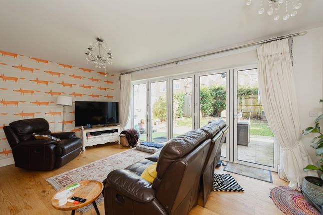 Link-detached house for sale in Farmside Place, Epsom