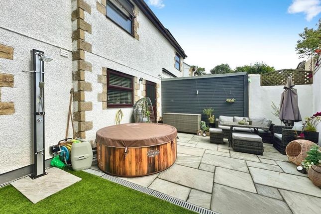 4 Herland Park, Godolphin Cross, Cornwall photo 2